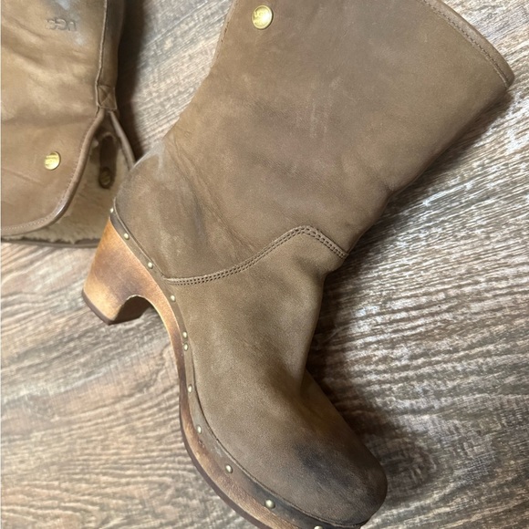 UGG size 7 GUC leather mule studded boots with Sherpa lining - Picture 11 of 16